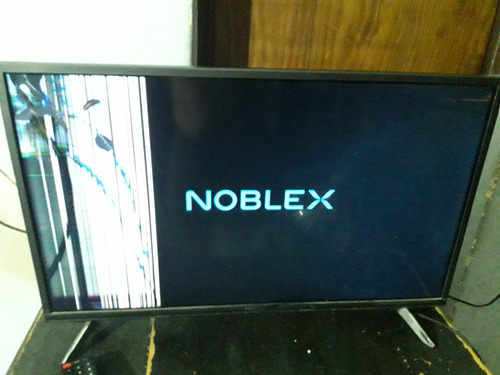 Pies Base Noblex Di32x5000x Con Tornillos (Usado)