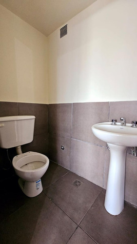 Alquiler! Departamento De Categoría Tipo Dúplex De 2 Dormitorios En Lavalle Al 1100, Barrio Sur