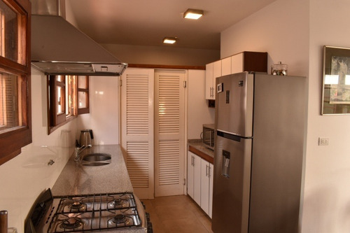 Casa Con Pileta A 100 Mts Del Cordoba Shopping Center