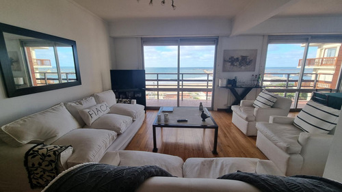 Departamento En Alquiler Temporario 4 Amb. Cochera. Frente Al Mar. Playa Grande