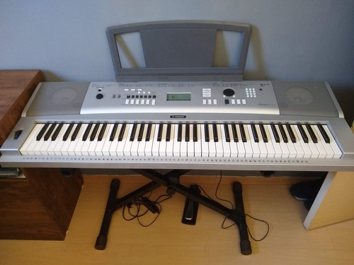 Teclado Yamaha Dgx230