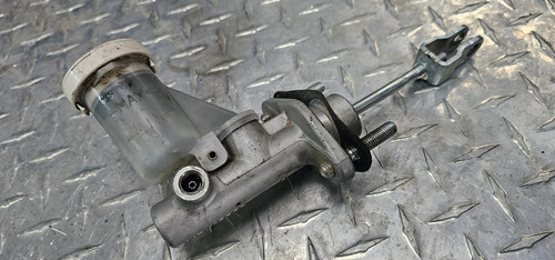 Bomba De Clouch L200 16-23 Original Motor 2.4 Gasolina (Usado)