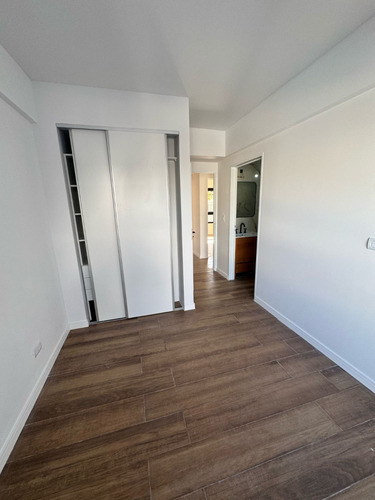 Venta De Muy Lindo Ph 4 Ambientes Con Terraza A Estrenar En Villa Devoto.