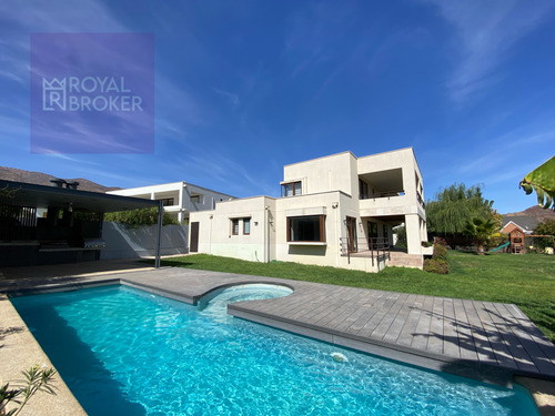 Casa En Venta De 4 Dorm. En Colina