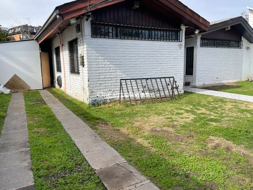 Casa En Venta De 4 Dorm. En Las Condes