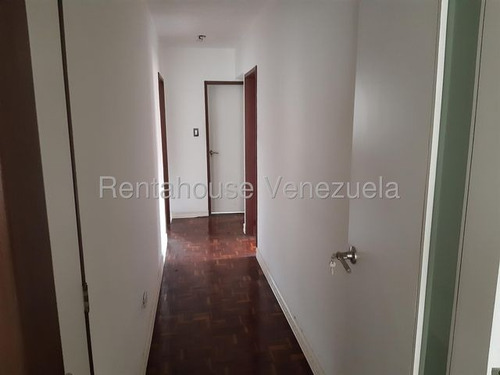 Apartamento Para Ser Remodelado. En Venta En La Boyera, Mls 25-23275, Isabel Salon