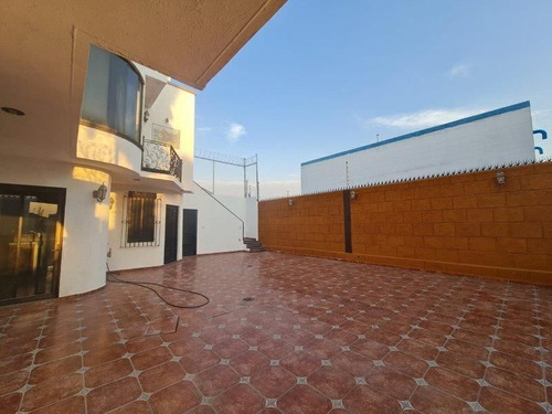 En Venta Residencia En Misión Concá, Roof Garden, Cto Serv, 4 Recamaras, 4.5 Bañ