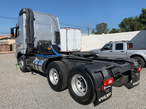 Imagem 11 de 20 de Volvo Fh Globetrotter Ishift 6x2 Unico Dono Impecavel