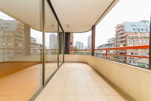 Departamento En Arriendo De 3 Dorm. En Las Condes
