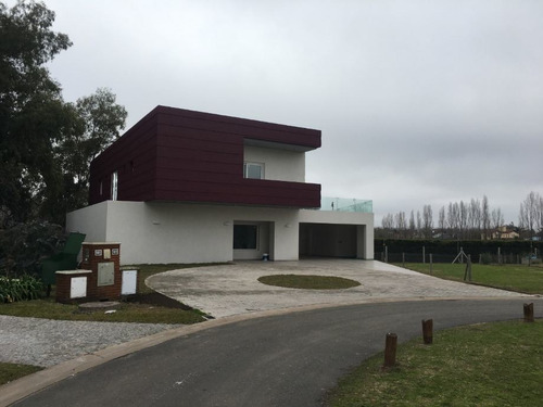 Imagen 2 de 14 de Casa En Venta En Haras Maria Victoria