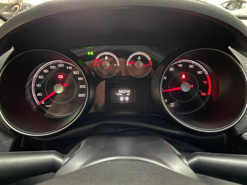 Fiat Punto 1.4 Attractive 8v Flex 4p Manual