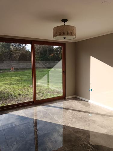 Hermosa Casa Nueva En Arriendo!