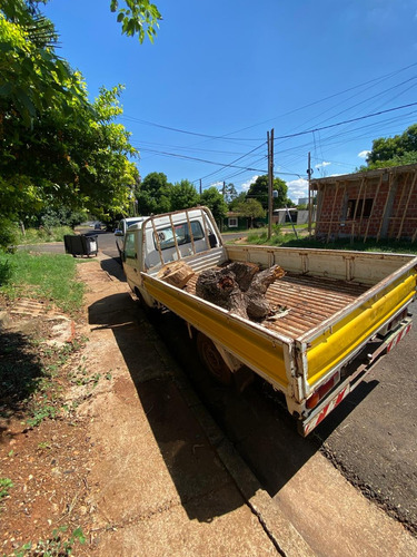 El Camion Esta Desarmado Sin Motor