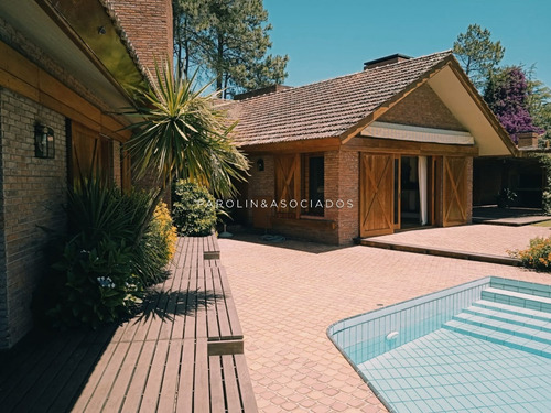 Casa En Venta Y Alquiler, Golf, Punta Del Este, 4 Dormitorios.- Ref: 3036