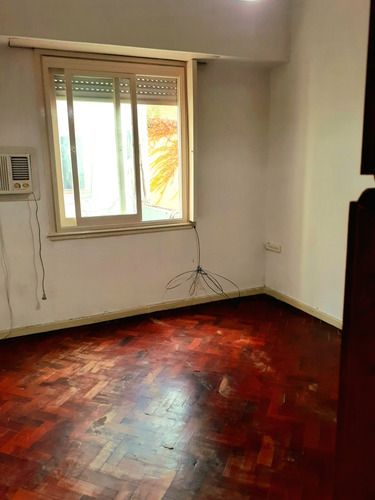 Alquilo 3 Ambientes Excelente, Recién Pintado, Cocina Y Baño A Nuevo En 1 Piso Muy Bajas Expensas, Libre Para Entrar Ya