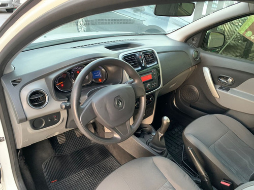 Imagem 8 de 14 de Renault Logan 1.6 Expression 8v Flex 4p Manual