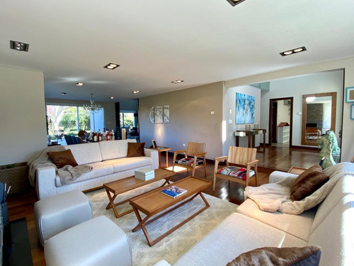 Casa En Venta En Barrio Privado - La Arbolada, Zona De Colegios