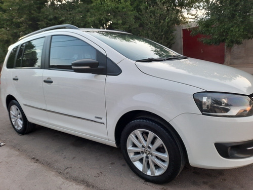Imagen 18 de 18 de Volkswagen Suran 2014 1.6 Highline 101cv Cuero