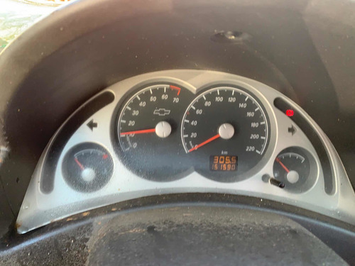 Imagem 6 de 9 de Sucata Para Venda De Peças Sucata Chevrolet Corsa Maxx 1.8