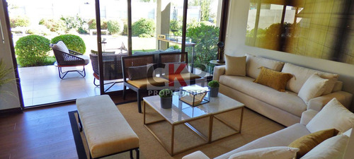 Casa Estilo Chilena En Condominio