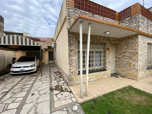 Casa 3 Ambientes En Castelar Norte
