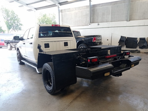 Imagen 3 de 15 de 2015 Ram 3500 Crew Cab Chasis