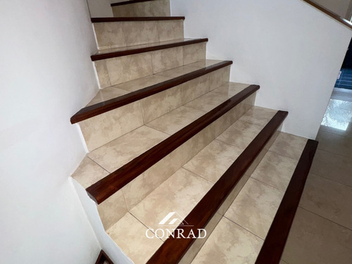 Valle Escondido - Exclusiva Casa En Venta De 4 Dormitorios Con Pileta - Córdoba