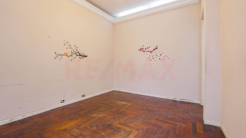 Venta 2 Ambientes Con Balcón - Flores