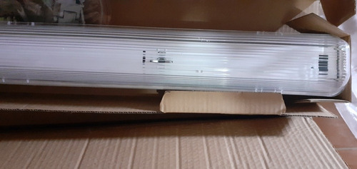 Lampara Hermética 1x32 Con Balasto 120v Sin Bombillo