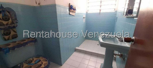 Raiza Suárez Vende Amplia Y Espectacular Casa Ubicada En Avenida Rotaria, Zona Oeste De Barquisimeto, 25-13495, Oportunidad De Negocio Para Uso Comercial O Residencial Por Su Estratégica Ubicacion
