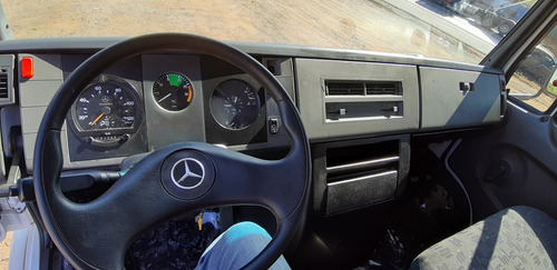 Mercedes Benz Mb 710 Plus Com Bau