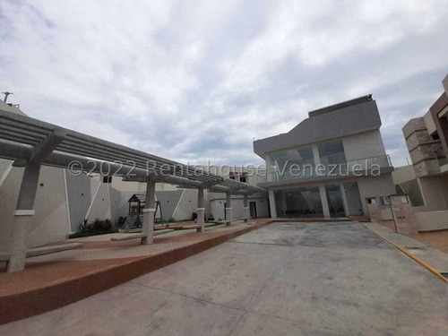 Casa En Venta Cabudare Zona De La Ribereña Codigo 2 5 1 7 1 2 1 Mildred Excelnte Ubicacion E Instalaciones Todo De Vanaguardia, Area De Recreaion Para El Disfrute Familiar , Con Planta Elec