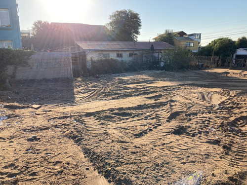 A Pasos De La Playa Y Frente A Una Plaza