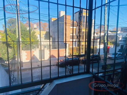 Imagen 6 de 20 de Ph Tipo Duplex 2 Ambientes Al Frente Con 2 Balcones