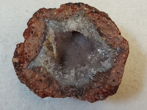Media Geoda De Cuarzo Blanco 7cm Altura (Usado)