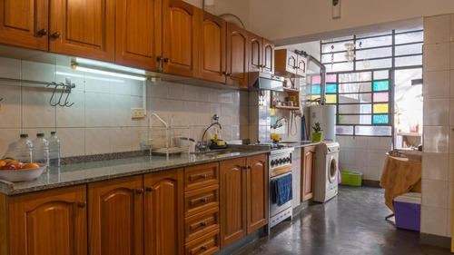 Imagen 10 de 20 de Muy Buena Casa En Esquina De 3 Amb - Martinez