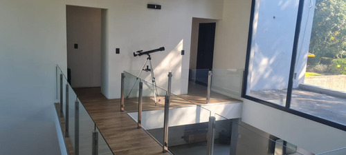 Casa En Venta - 3 Dormitorios 4 Baños - Cochera - 900mts2 - Ituzaingó