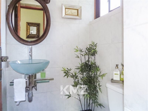 Casa En Venta De 4 Dorm. En La Reina