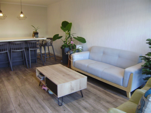 Casa En Venta De 3 Dorm. En Las Condes. Remodelada. Pasaje.
