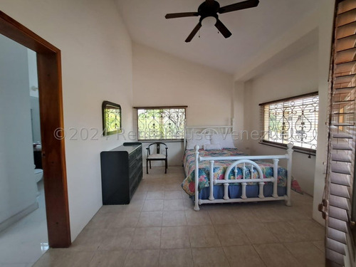 Julio Latouche 25-16262 Casa En Venta Tipo Mediterraneo En Altos De Guataparo Valencia. Amplia, Comoda, Planta Eléctrica A Gas De 16 Kw Y Pozo De Agua,..