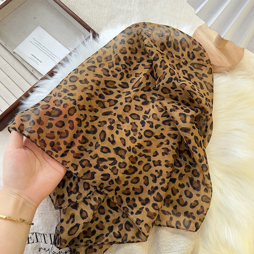 / Pañuelo A La Moda Retro Con Estampado De Leopardo,