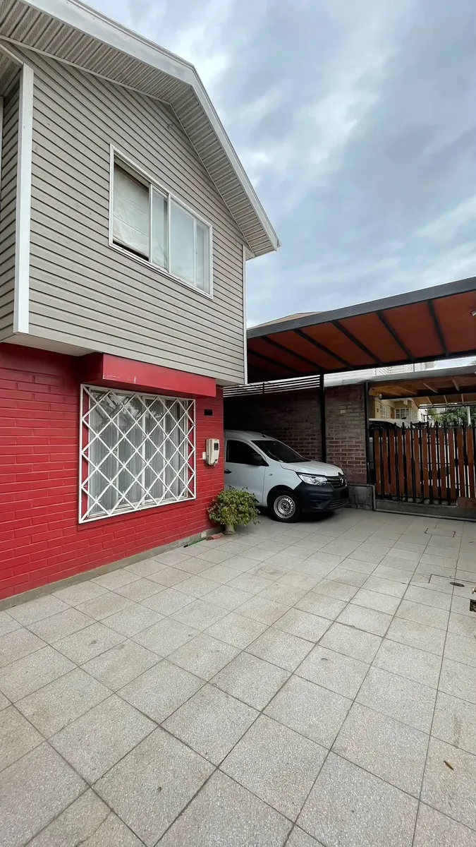 Imagen 2 de 30 de Casa Calle Ohiggins Con Casas De Lo Espejo / Maipú