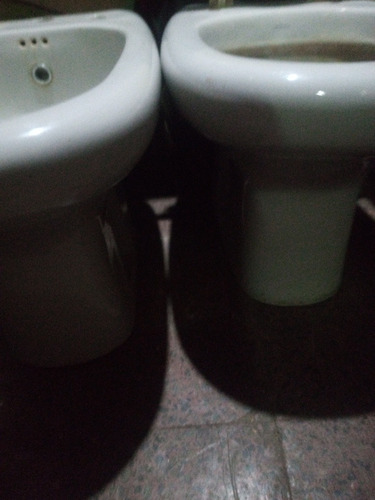 Imagen 5 de 5 de Inodoro Bidet Marca Motta Pequeño Detalle