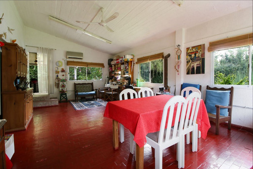 Venta Casa Sobre Tres Lotes Con Pileta