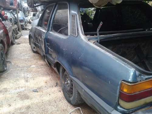 Imagem 2 de 4 de Chevette 88 Sucata Somente Para Retirada De Peças