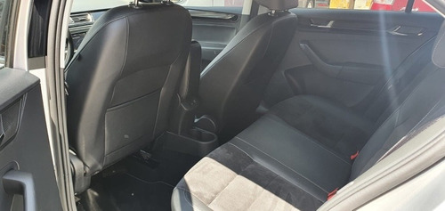 Imagen 9 de 10 de Seat Toledo 1.4 T Xcellence Dsg Plata 2018