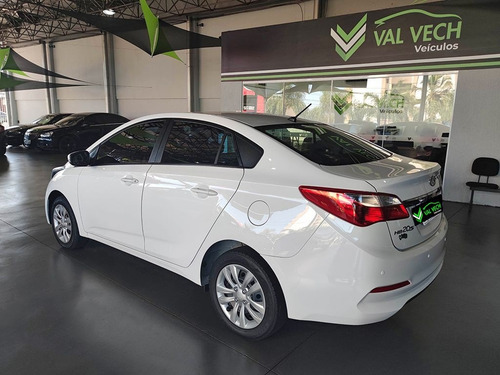 Imagem 13 de 15 de Hyundai Hb20s 1.6 Comfort Plus 16v 2016