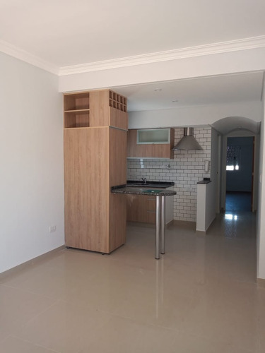 Imagen 4 de 10 de A Estrenar 2 Ambientes Con Cochera Y Patio