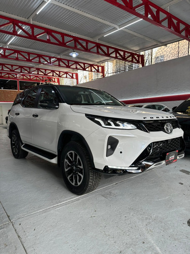Toyota Fortuner Legender