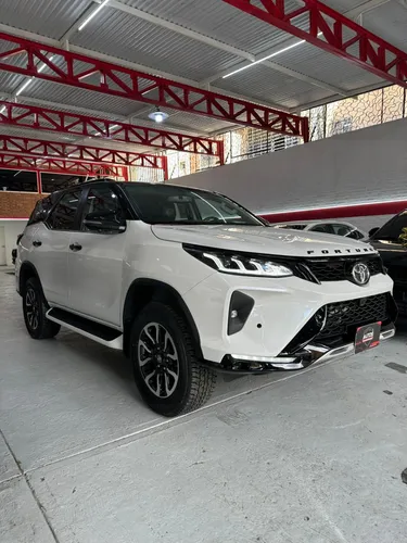 Toyota Fortuner Legender